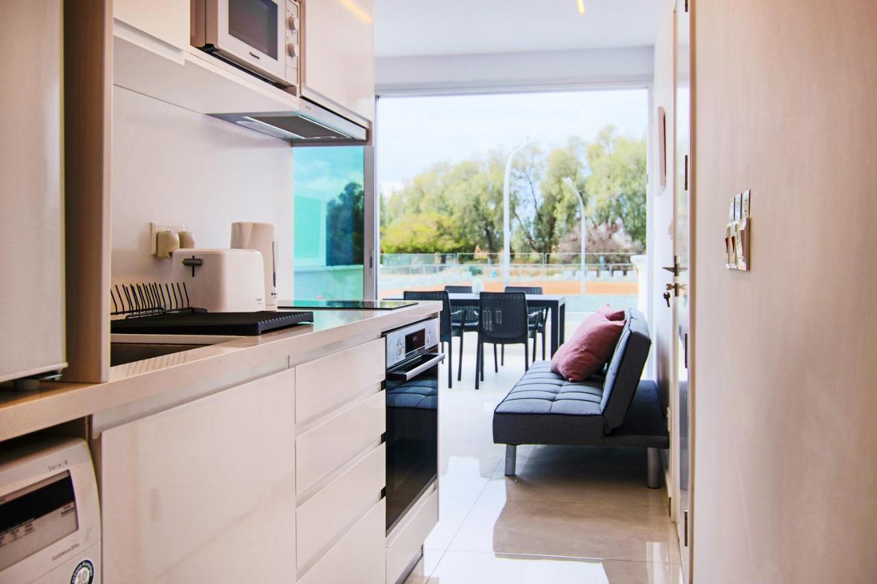 Phaedrus Living - Seaside Luxury Flat Harbour 110 Lägenhet Paphos Exteriör bild